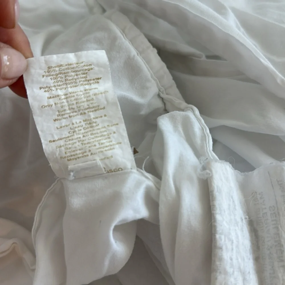 Pottery Barn Teen White Ruched Quilted Standard Pillow Shams